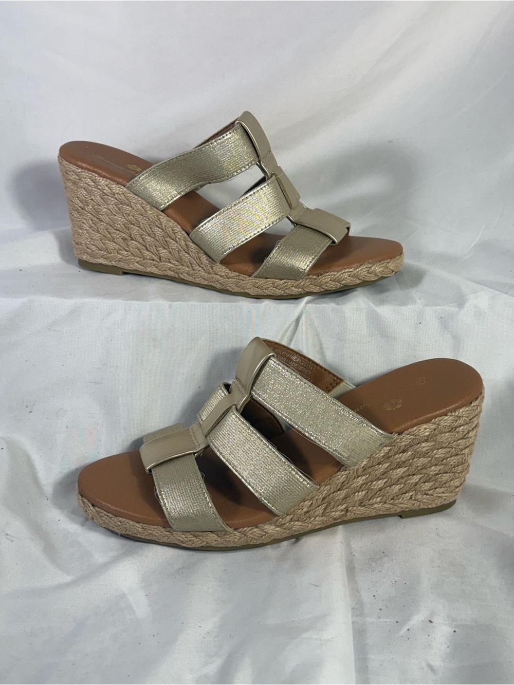Tommy Bahama 6.5 Wedge Slide Sandals in Metallic Gold Stephanie Beige